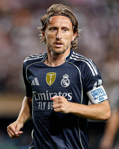 斗地主中期判断为什么关键（中局见胜负：斗地主为何重视中期判断）